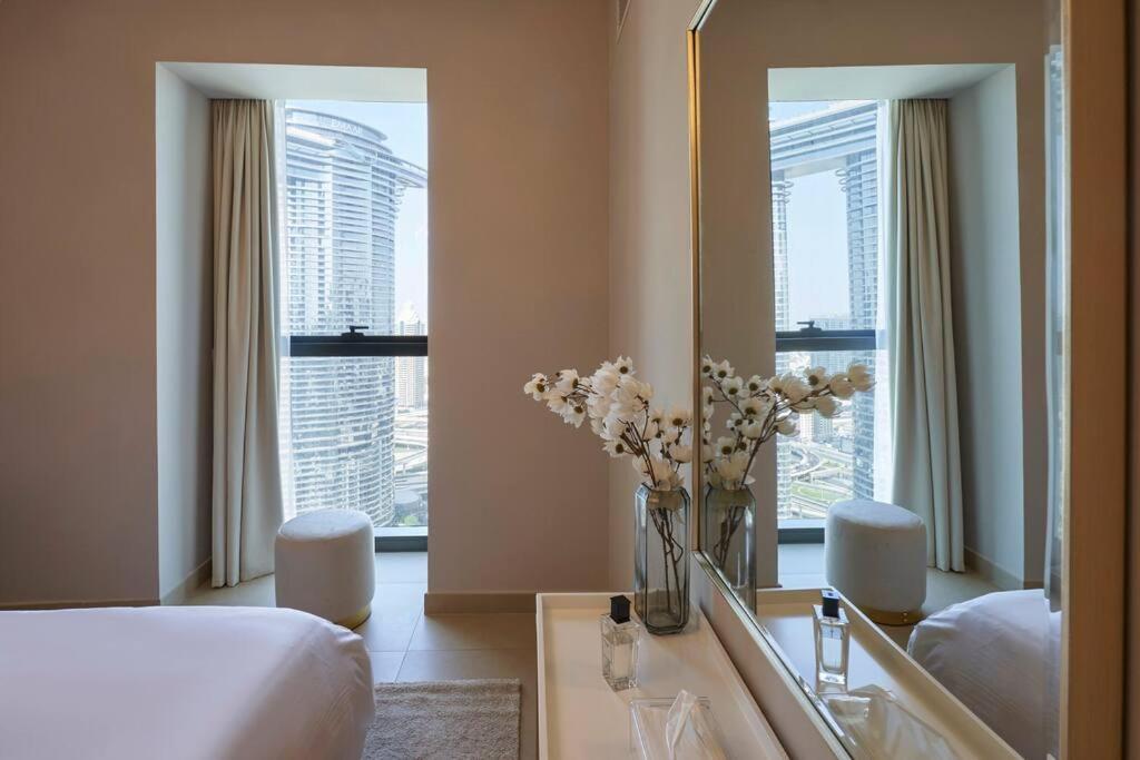 Larbi Breathtaking Burj And Fountain View Luxurious 2 Bed Apartment Dubai Bagian luar foto