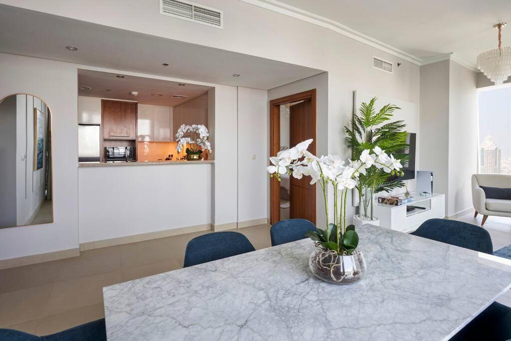 Larbi Breathtaking Burj And Fountain View Luxurious 2 Bed Apartment Dubai Bagian luar foto