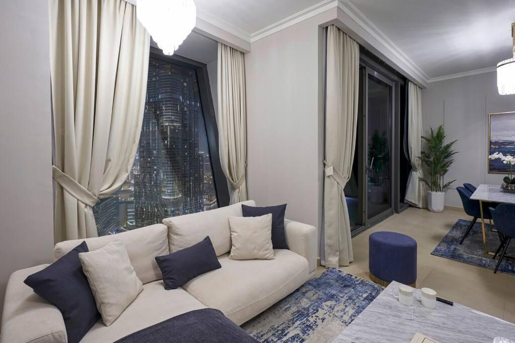 Larbi Breathtaking Burj And Fountain View Luxurious 2 Bed Apartment Dubai Bagian luar foto