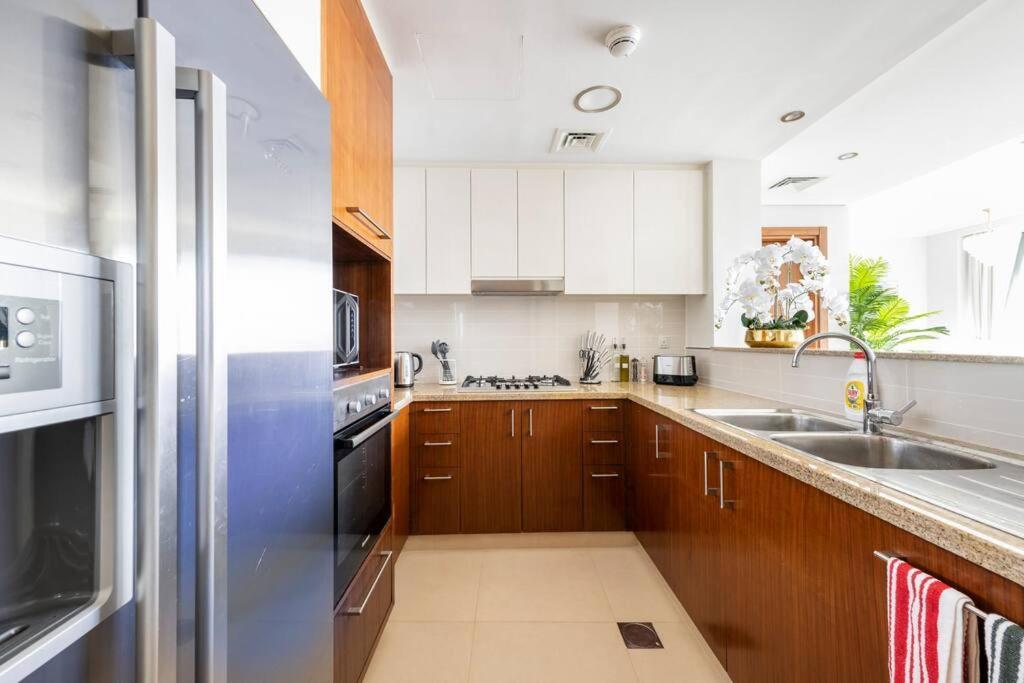 Larbi Breathtaking Burj And Fountain View Luxurious 2 Bed Apartment Dubai Bagian luar foto