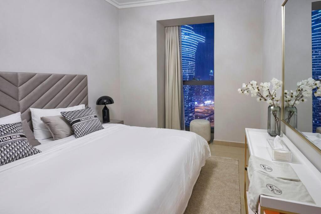 Larbi Breathtaking Burj And Fountain View Luxurious 2 Bed Apartment Dubai Bagian luar foto